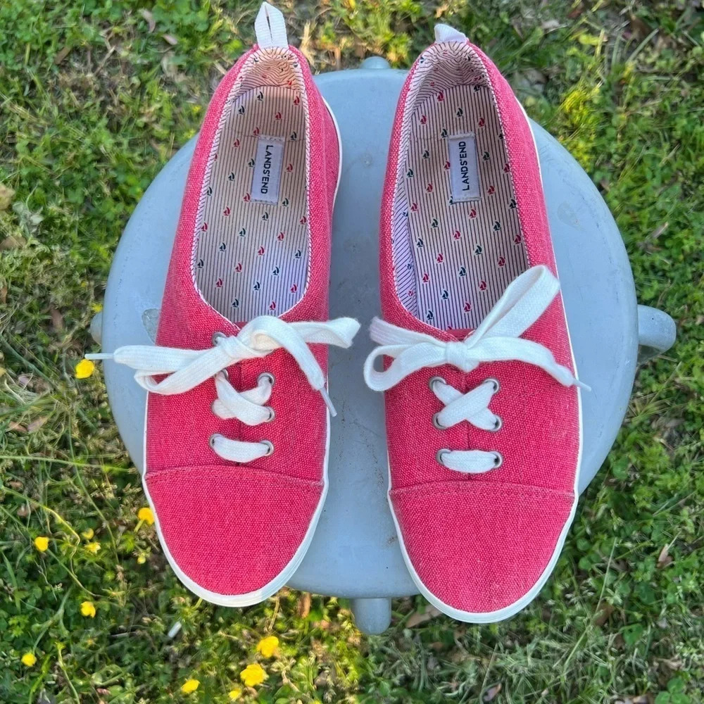 Lands End, 10, raspberry canvas lace tie,‎ shoe w/cushion nautical print lining.